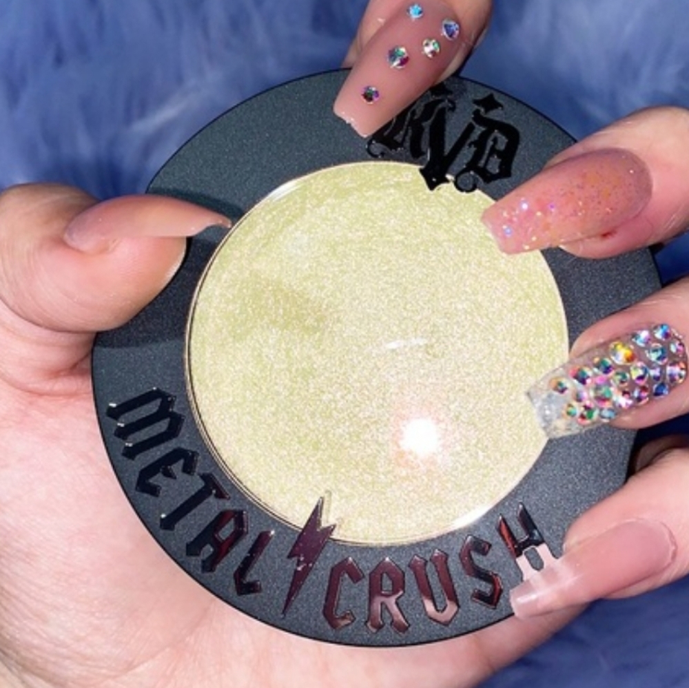 🧚‍♀️GRAVITRON Kat Von D DISCONTINUED Metal Crush Extreme Highlighter NWT